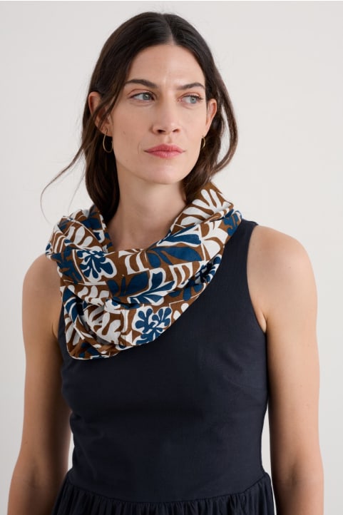 Summer Circle Scarf Image