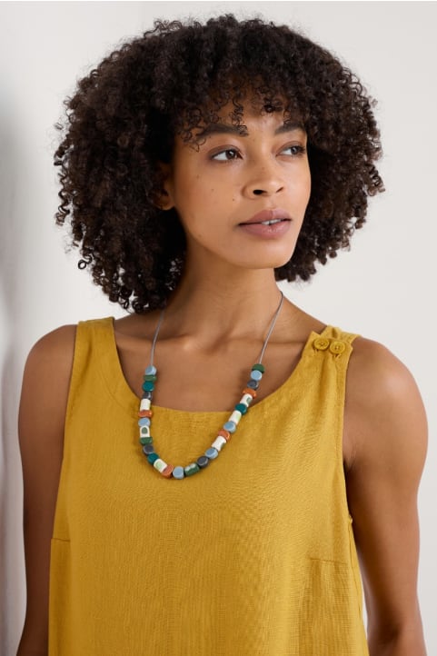 Collan Beaded Necklace Model Image
