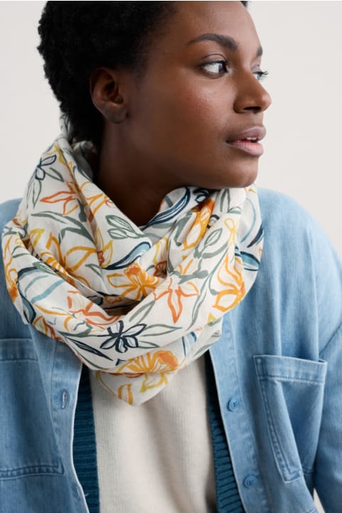 May Garland Circle Scarf Image