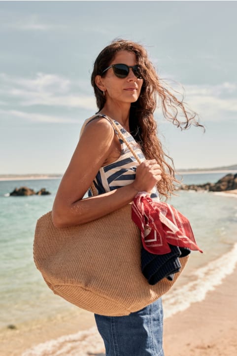 Alkanet Jute Clam-Shaped Bag Image