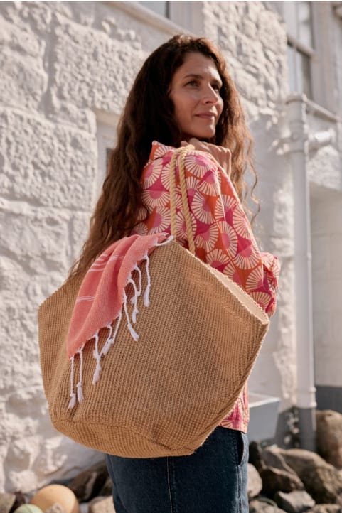 Alkanet Jute Clam-Shaped Bag Image