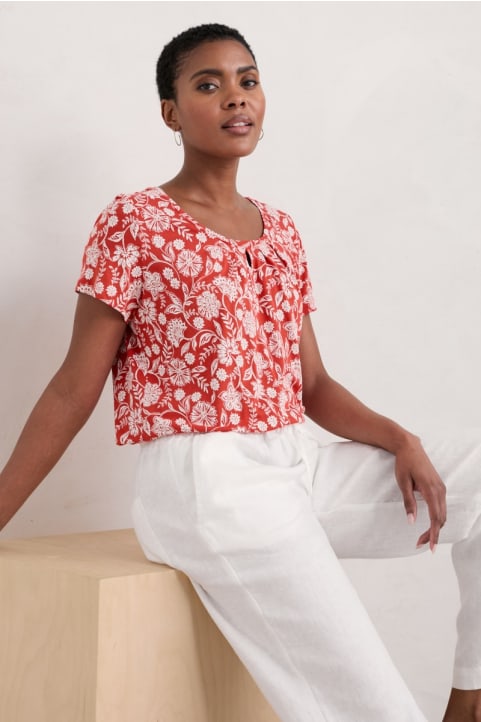Appletree Keyhole Detail T-Shirt in GOTS-Certified Organic Cotton