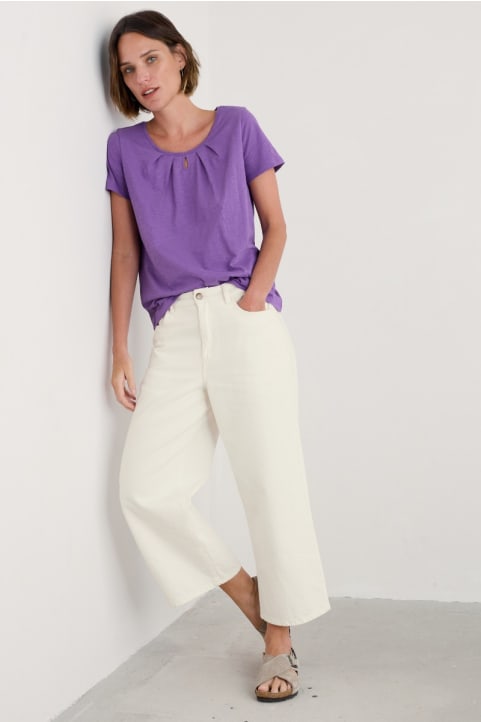 Appletree Keyhole Detail T-Shirt in GOTS-Certified Organic Cotton