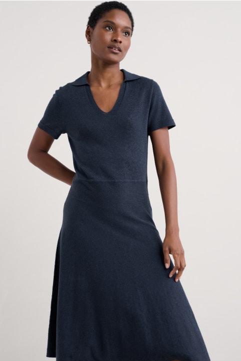 Trebarwith Short-Sleeve Knitted Dress in GOTS-Certified Organic Cotton Image