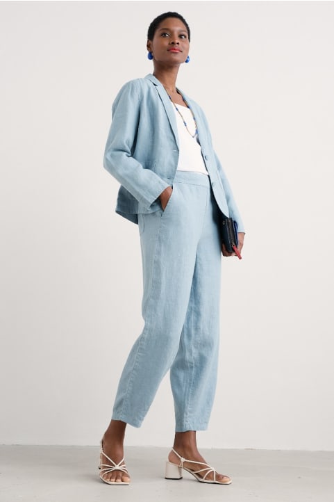 Noweth Linen Trousers Model Image