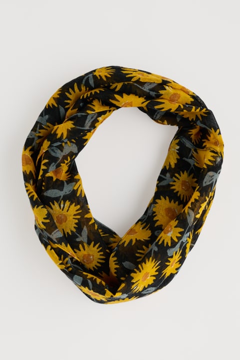 Pretty Circle Scarf Image