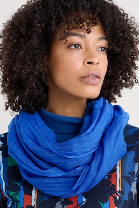 Pretty Useful Circle Scarf Image