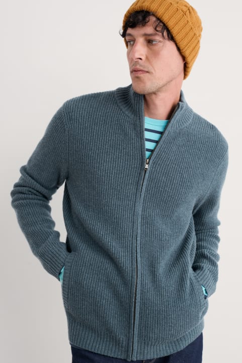 Men's Mainmast Cardigan Made With Lambswool Model Image