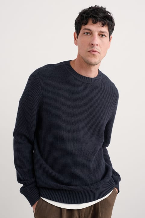 Men's Mizzen Organic Cotton Knitted Jumper Model Image