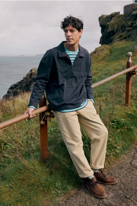 Men's Countryman Twill Tapered Trousers Model Image