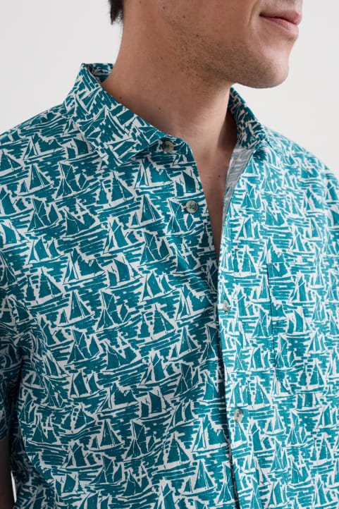 Men's Barque Short-Sleeve Shirt in GOTS-Certified Organic Cotton Model Image