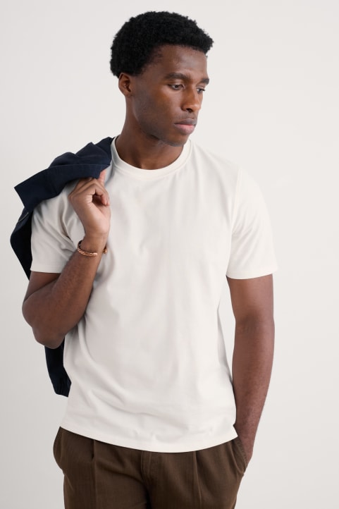 Men's Merthen Organic Cotton T-Shirt (GOTS) Model Image