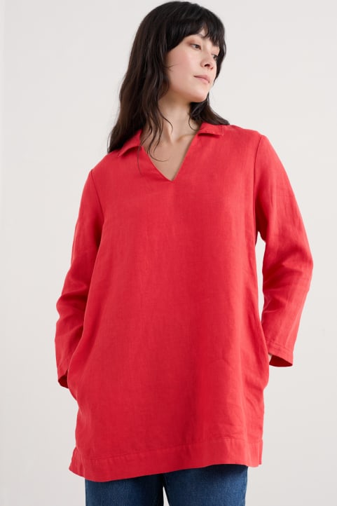 Shallow Layers Linen Tunic Model Image