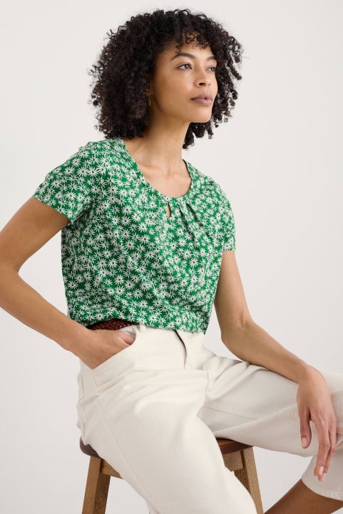 Appletree Keyhole Detail T-Shirt in GOTS-Certified Organic Cotton Image