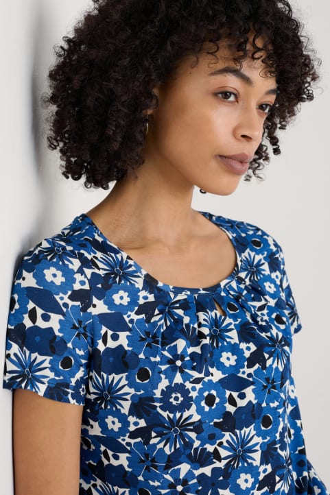 Appletree Keyhole Detail T-Shirt in GOTS-Certified Organic Cotton Image