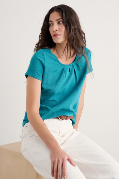 Appletree Keyhole Detail T-Shirt in GOTS-Certified Organic Cotton Image