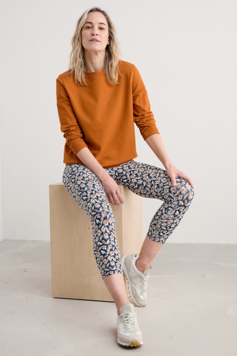 Sea Dance Cropped Leggings in GOTS-Certified Organic Cotton Image