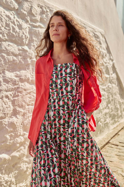 Gwynn Shirt in Woven Organic Cotton Voile Model Image