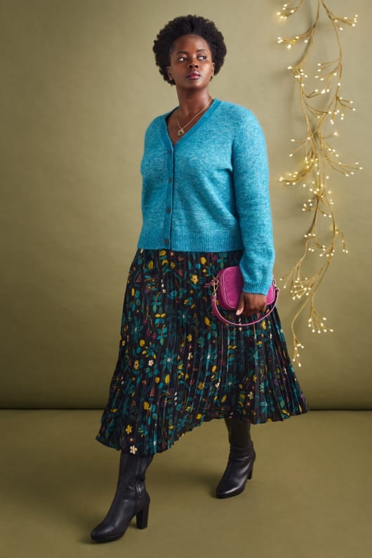 Pleated midi skirt with jumper shop