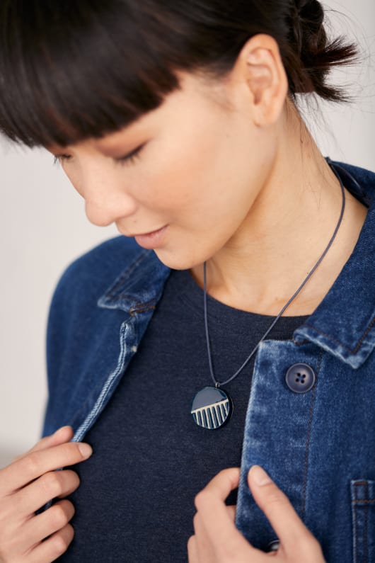 Upalong Necklace Model Image