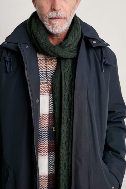 Men's Gunwalloe Cable Knit Scarf Model Image