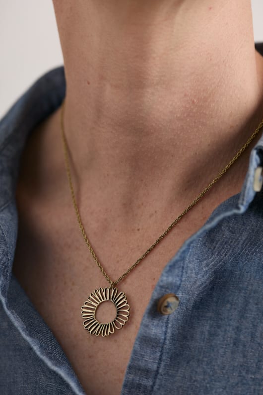 Lansallos Gold Tone Pendant Necklace Model Image