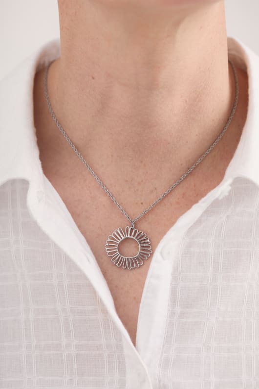 Lansallos Silver Tone Pendant Necklace Model Image