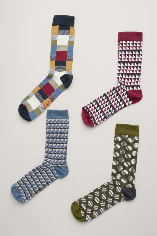 Gift Box of 4 Pairs Men's Geo Sailor Socks Model Image