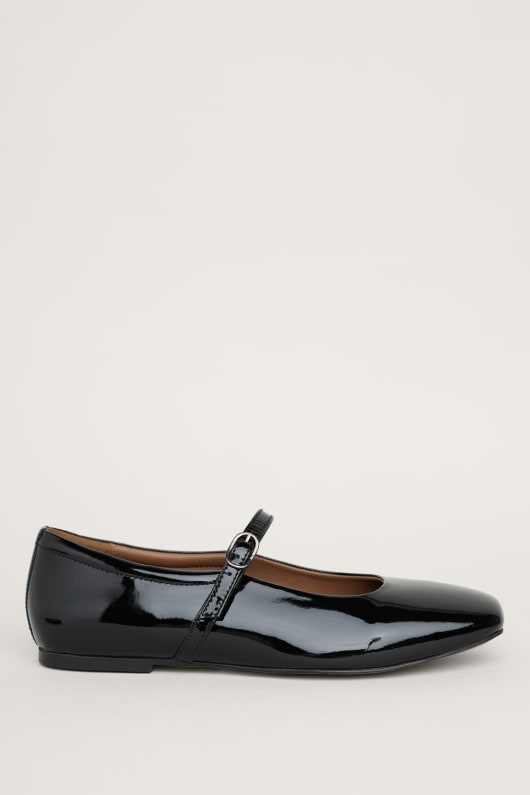 On The Wing Patent Leather Ballet Shoes Model Image