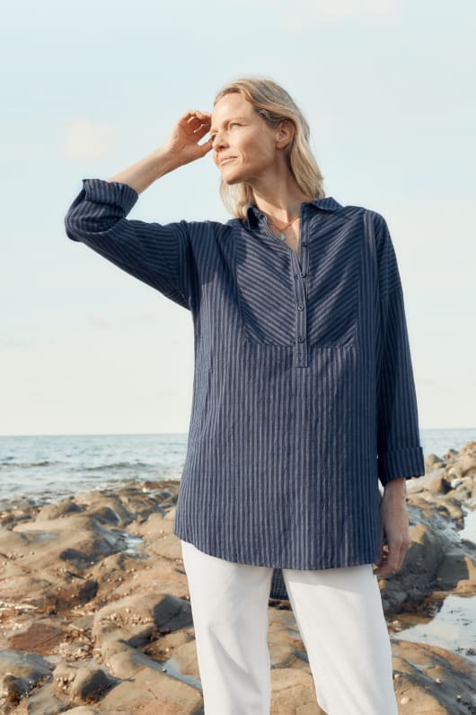Packet Boat Longline Shirt Model Image